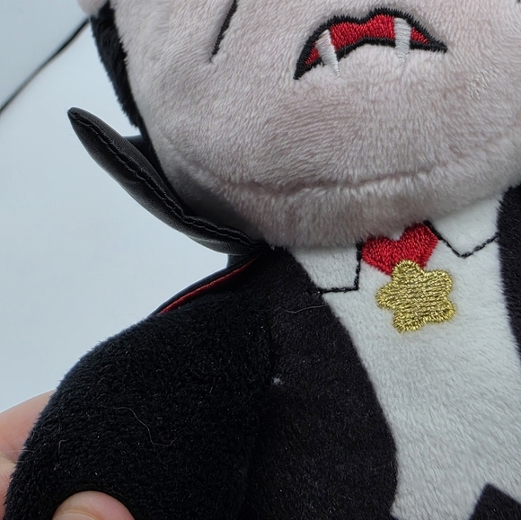 Universal Monsters Dracula Horror Plush Toy - Picture 2 of 6